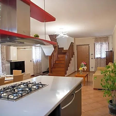 Anna Villa Genzano di Roma